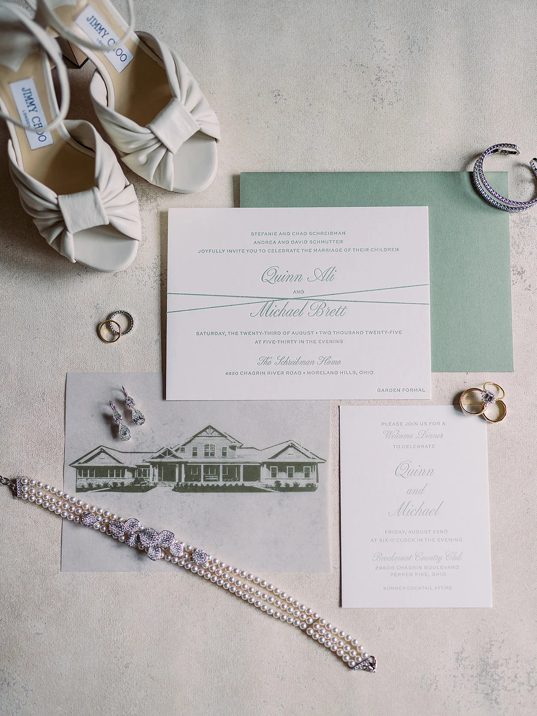 Mariage de Quinn et Michael dans une garden-party dans l'Ohio image 1 | Soirée Blanche Suite d'invitations de mariage vert sauge et or avec bagues et bijoux de mariée